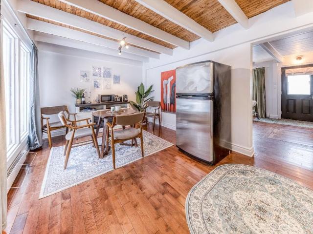 2 chambres à coucher 1 salle de bain Maison en rangée