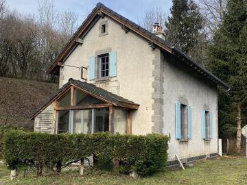 2 chambres, Lugarde Auvergne 15190 103155904