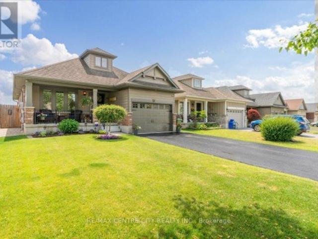 2 Cherry Blossom Lane, St. Thomas, ON, N5R 1L2 house for sale | Listing ID X13730 | Royal LePage