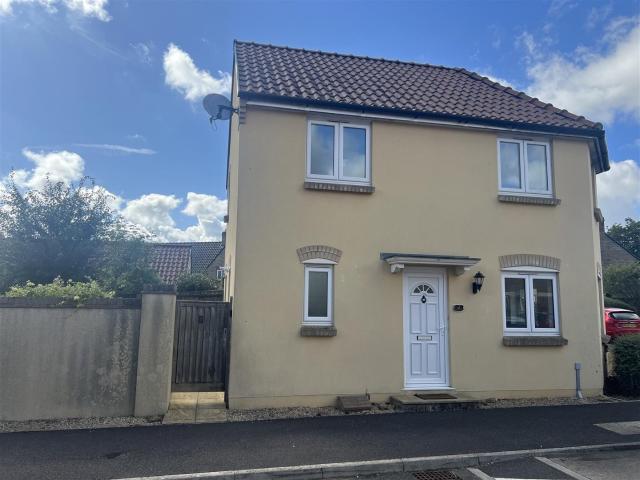 2 Chestnut Avenue, Crewkerne