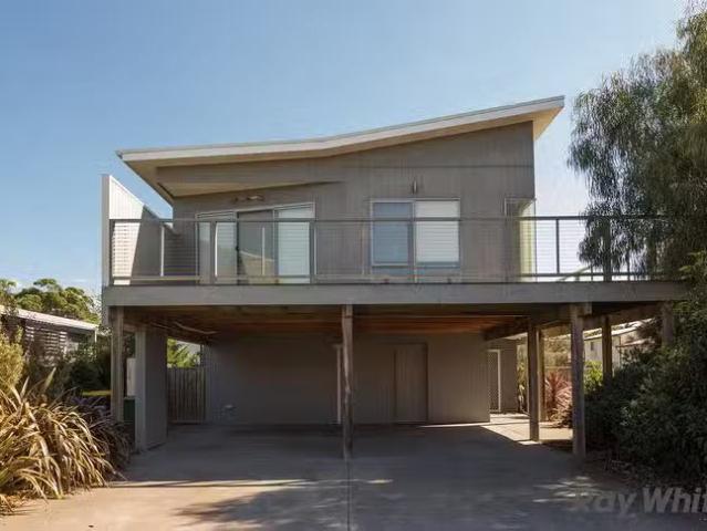 2 Chloe Close, Cowes, VIC 3922