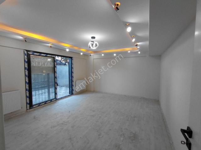 2.ci Anafartalar Da İstasyonun Civarı Kiralık 3+1 100 M2 Sıfır Bahçeli Zemin