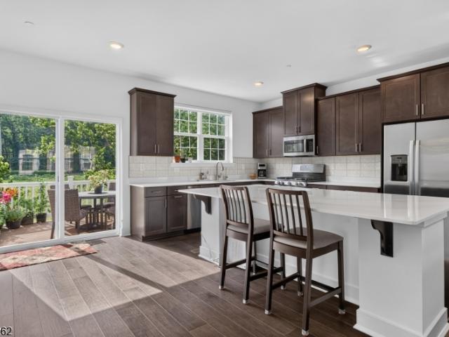 2 Coogan Ct