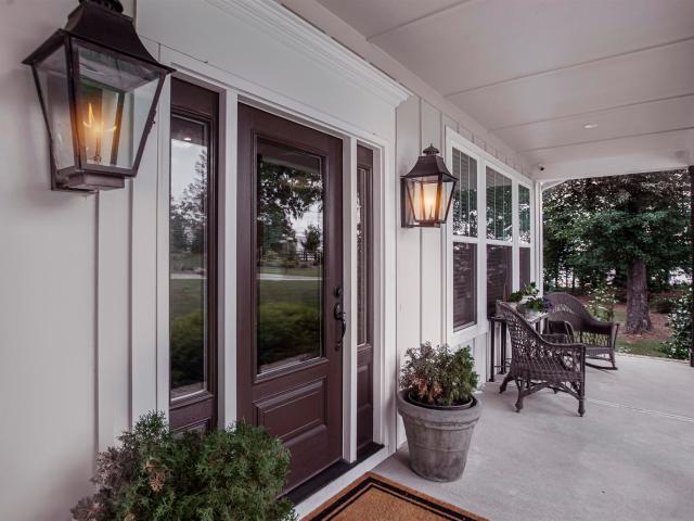 2 Country Squire Court