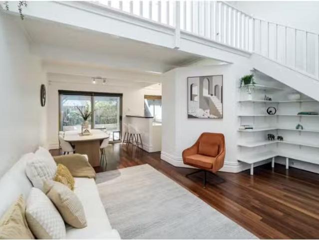 2 Court Street, HIGHGATE Townhouse for rent Listed by Sinead.
