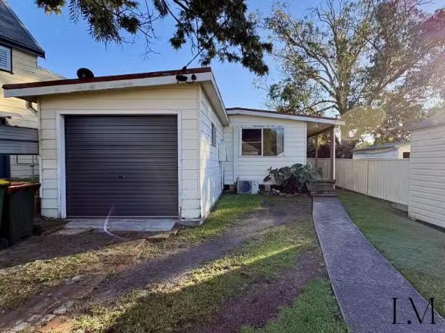 2 Cross Street, Wallsend House for rent Listed by Joanne Glov.