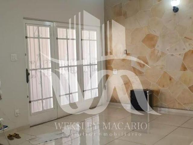 À venda. 2 casas no mesmo terreno com 3 dormitórios 1 suíte, cozinha planejada e sacada no Jardim