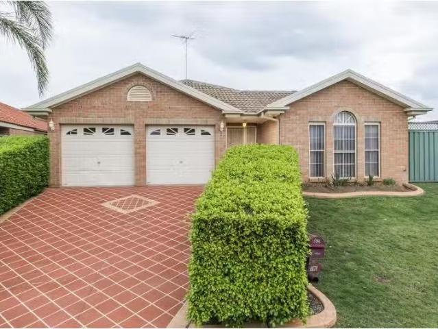 2 Dara Crescent, Glenmore Park House for rent Listed by Jorda.