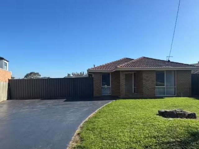 2 Dianna Court, Hampton Park VIC 3976 House For Lease