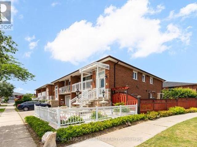 2 Dogleg Court, Toronto, ON, M3J 3E7 house for sale | Listing ID W13681 | Royal LePage