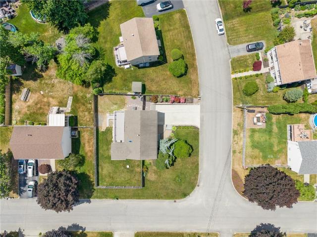 2 Dogwood Drive