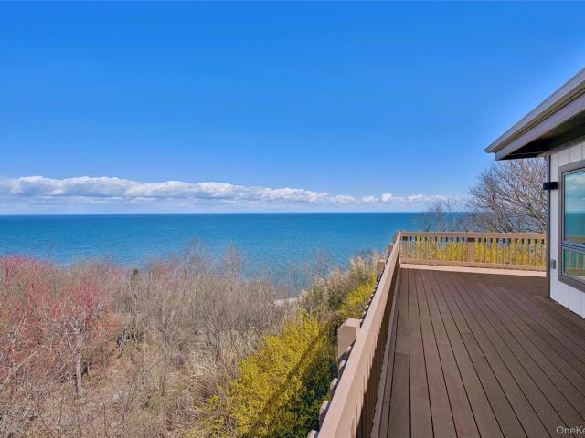 2 Dolphin Way, Riverhead, NY 11901 | MLS #980534