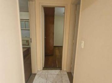 2 dormitórios, dependência. Elevador, vaga demarcada. 120 m2