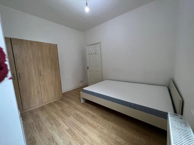 2 double Bed Garden Flat