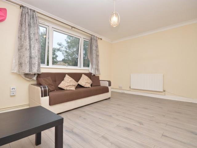 2 Double Bedroom Flat E14