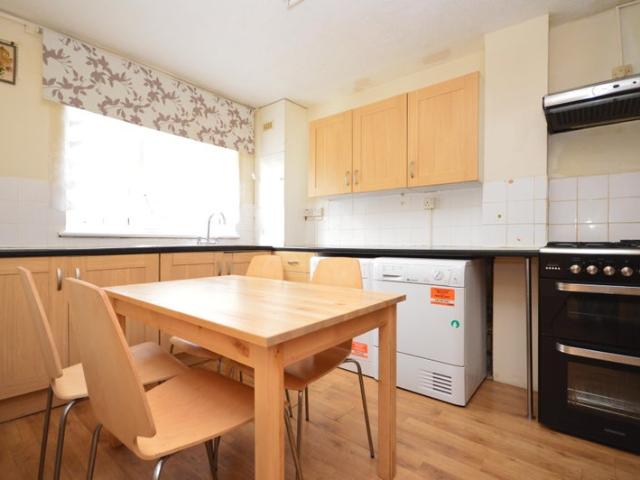 2 Double Bedroom Flat E14