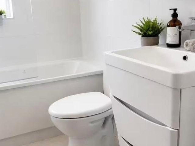 2 Double bedrooms Flat Fully Furnished