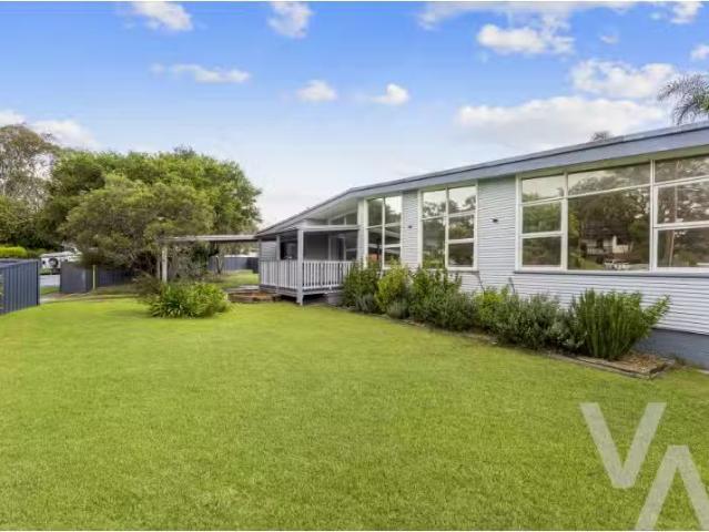 2 Dover Crescent, Waratah West House for rent Listed by Eloui.
