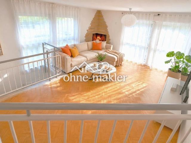 2 Etagen Wohnung mit 2 TG Stellplätze, EBK, 2 Badezimmer, Balkon, Terrasse und Solar