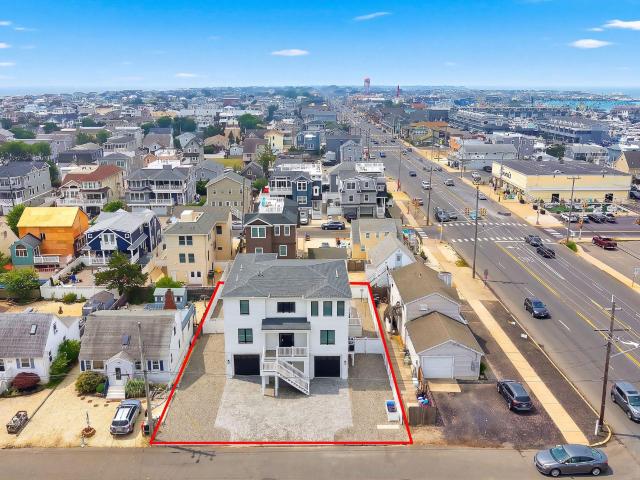 2 E 15Th Street
