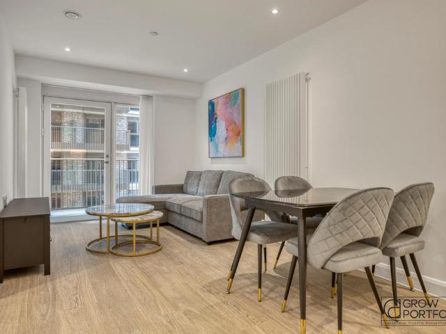 2 Eden Place, London E16 1 bed apartment to rent £2,301 pcm £531 pw