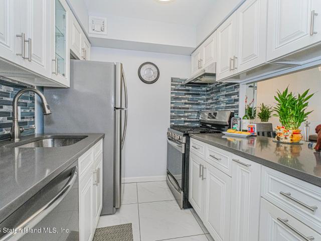 2 Elmwood Park Drive, Unit 219