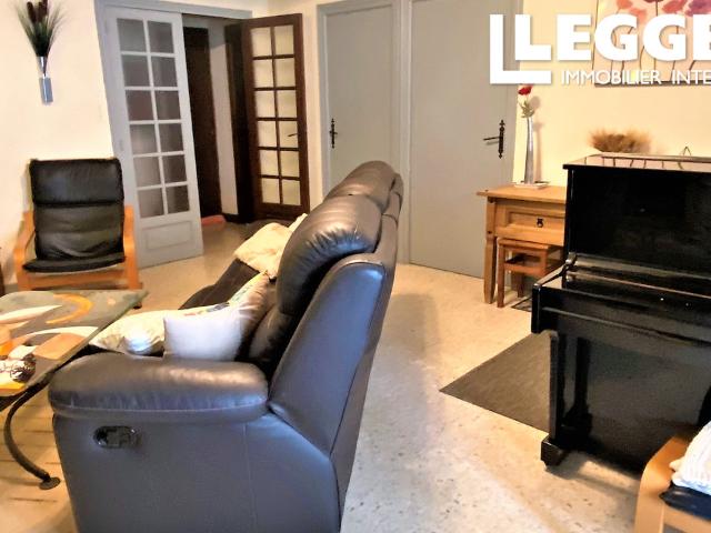 2 en 1! Charmante maison en pierre avec terrain, grange attenante, grand garage, A 7 minutes St Chinian
