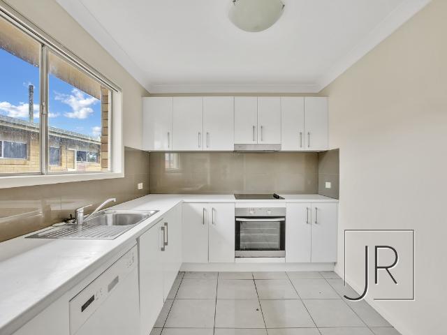 2 Ensenada Court, Broadbeach Waters QLD 4218 House For Rent | Domain