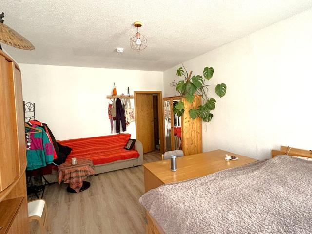 2 furnished rooms in quiet, clean 2.5 room apartment with balcony near forest, Leipzig Amsterdam Apartments for Rent