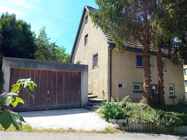 2 Fam. Haus mit großem Garten und viel Potenzial in sonniger, stadtnaher Lage