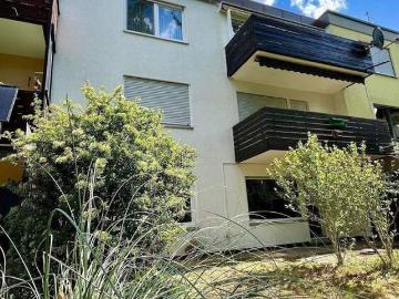 2 Fam. Haus + Souterrain Einheit mit Garten, Balkonen, 2 Garagen in top Lage in Zirndorf