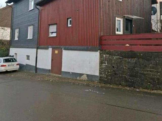2 Familien Haus mit Einlieger WhG und Doppelschrauber Garage