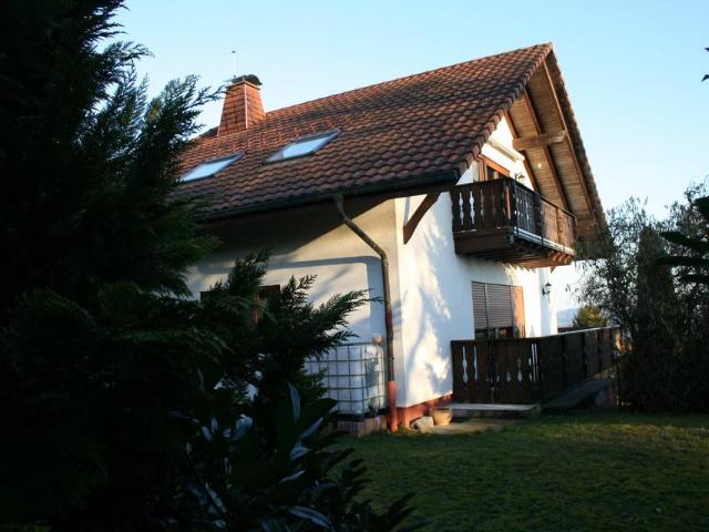 2 Familien Haus mit ELW und Doppelgarage