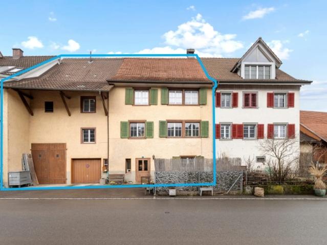 2 Familien Reihenmittelhaus mit Schopf in Trasadingen kaufen