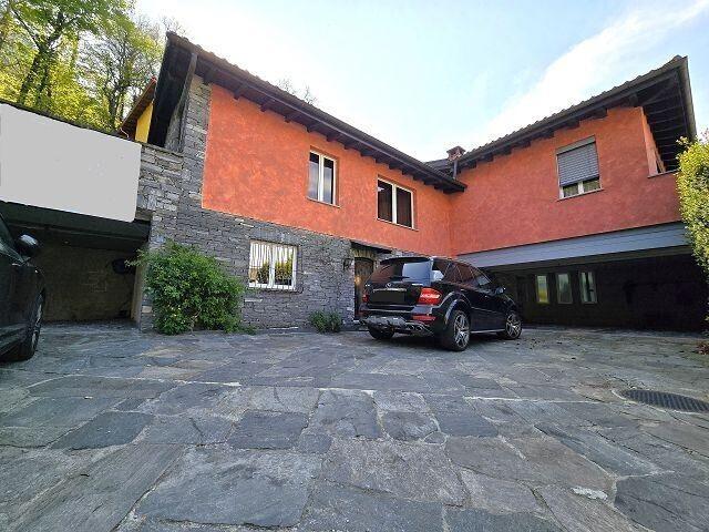 2 Familien Villa mit Schwimmbad an sehr ruhiger, sonniger Aussichtslage/villa bifam. mit Pool schöne Aussicht, sehr sonnige und ruhige Lage
