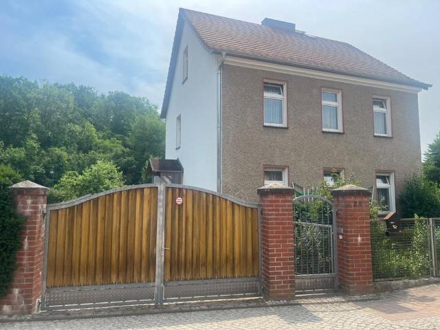 2 Familienhaus in Oderberg mit Scheune und Garagen