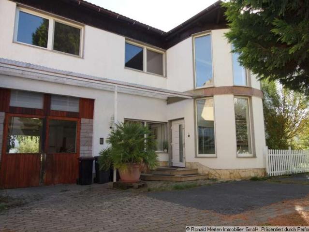 2 Wohnungen in einem Haus 5ZKB und 3ZKB mit großem Garten in Windischholzhausen