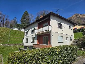 2 Familienhaus mit 3 und 4 Zimmer Wohnungen an Aussichtslage mit Garten und schöner Aussicht