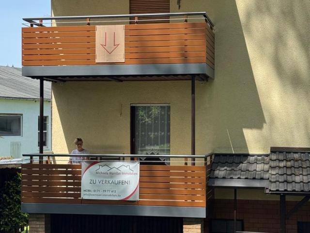 2 Familienhaus mit ausgebautem Dach