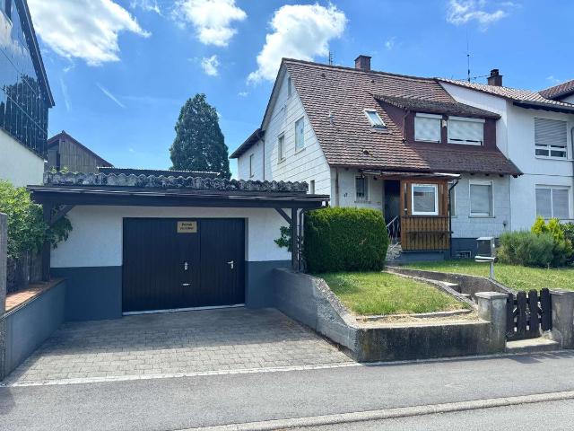 2 Familienhaus mit Garten und Garage