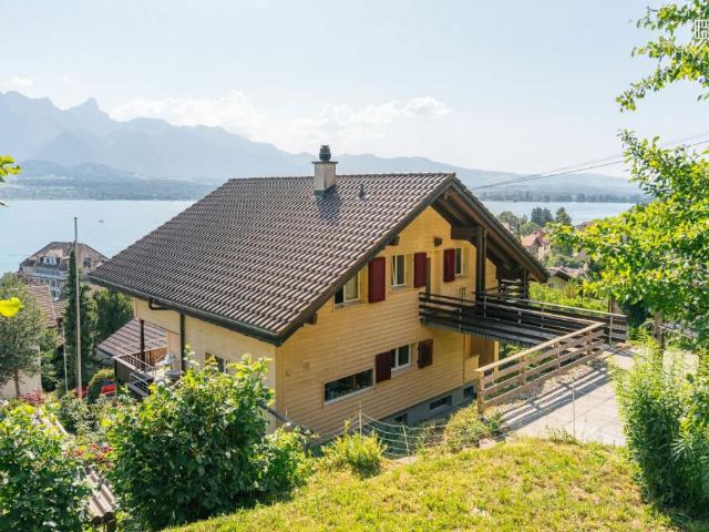 2 Familienhaus mit fantastischem Ausblick auf den Thunersee und die Berge