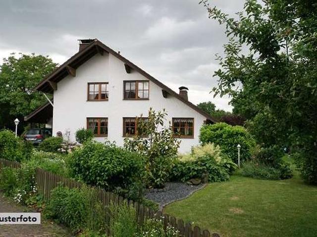2 Familienhaus nebst Doppelgarage