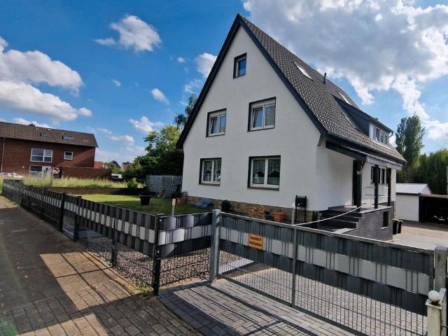 2 Familienhaus plus ausgebautem Dachgeschoss