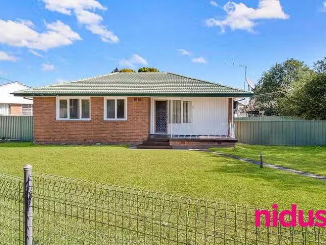 2 Feramin Avenue, Whalan, NSW 2770