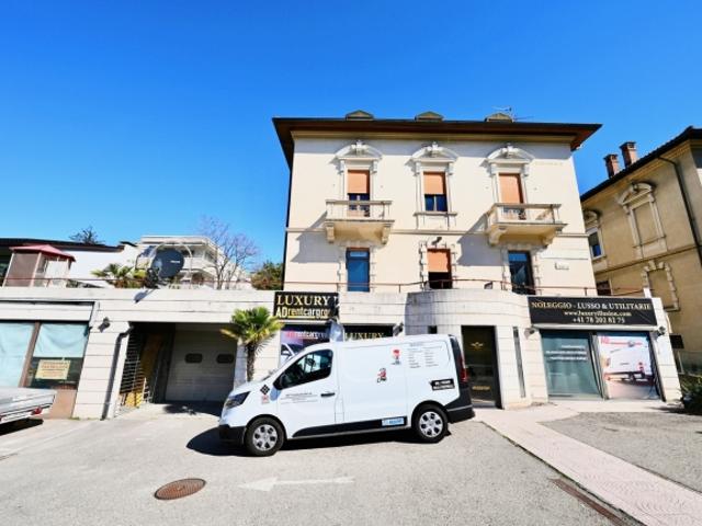 2 Wohnungen in Balerna mit Garten, Garage und Geschäft