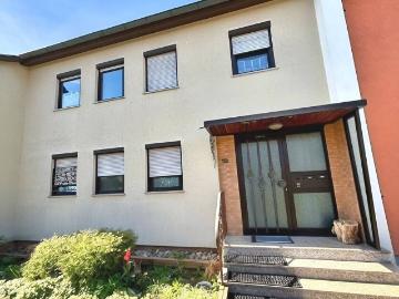2 FH in Sindelfingen Reihenmittelhaus mit Garage und großem Garten