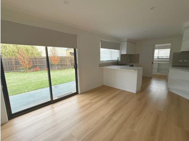 2 Field Court Morwell
