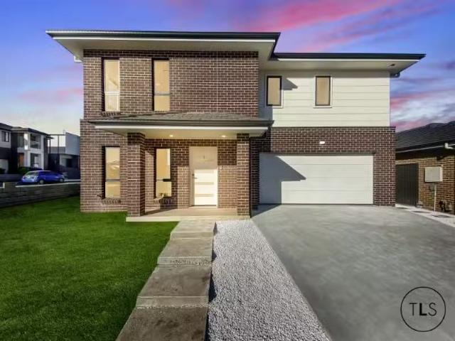 2 Flaxen Street, Austral House for rent Listed by Radhika Meh.