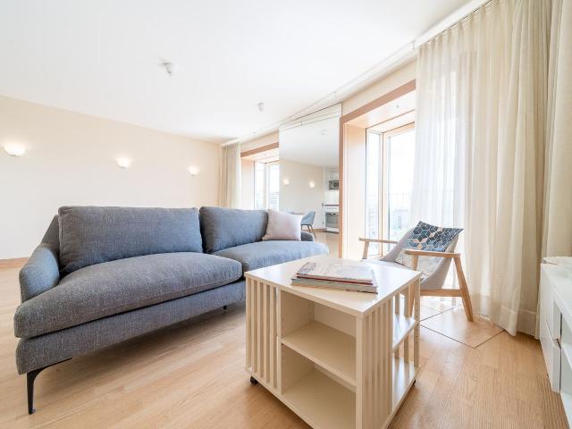 2 FLOOR APARTMENT BY WORLD FAMOUS ARCHITECT FRANK O. GEHRY, Berlin Amsterdam Apartments for Rent