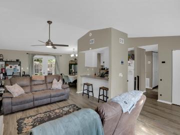 2 Forest Trail Court